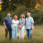 Familieportret buitenshoot, Locatie Eindhoven, zonsondergang, gezin, warme fotografie